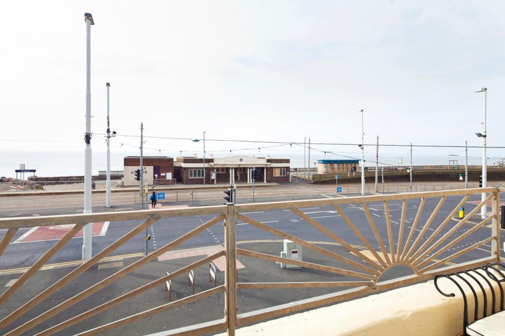 Queens Mansions: Ocean View Apartment Blackpool Kültér fotó